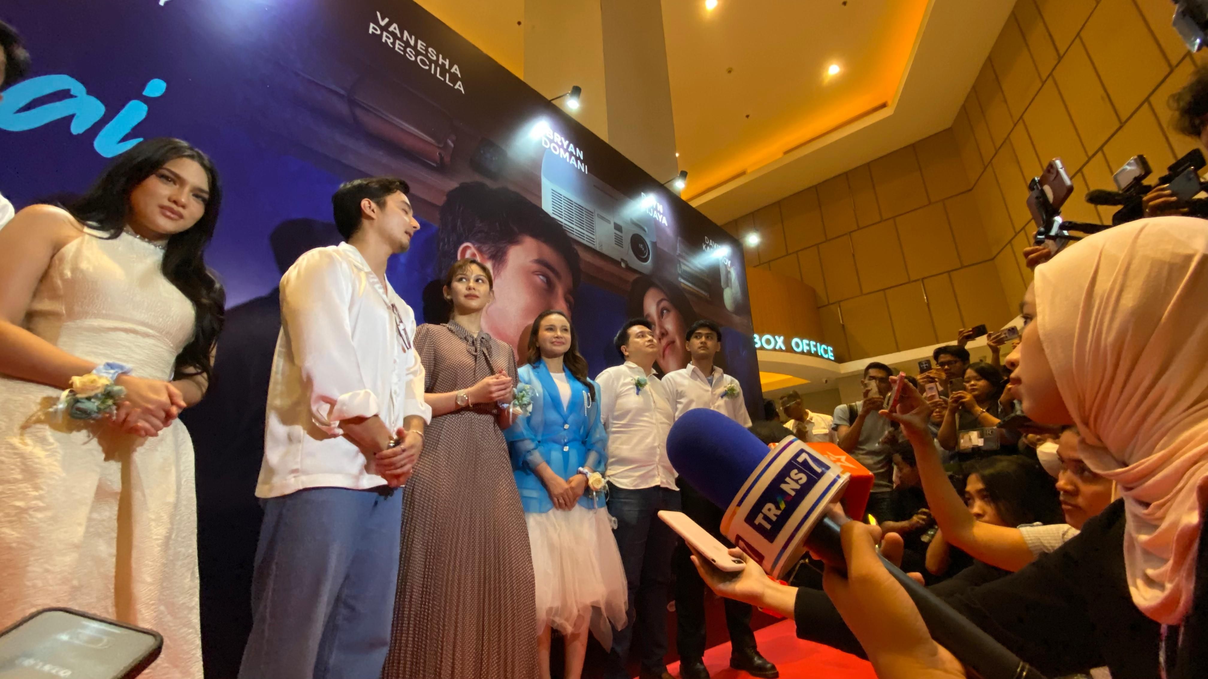 Para pemeran dari film Tak Ingin Usai di Sini - Foto oleh INDOZONE Nadya Mayangsari) via INDOZONE Nadya Mayangsari)