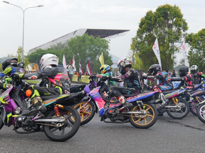 Keseruan Yamaha Cup Race Pekanbaru 2025, Pembalap Lokal Sabet Juara Kelas Favorit